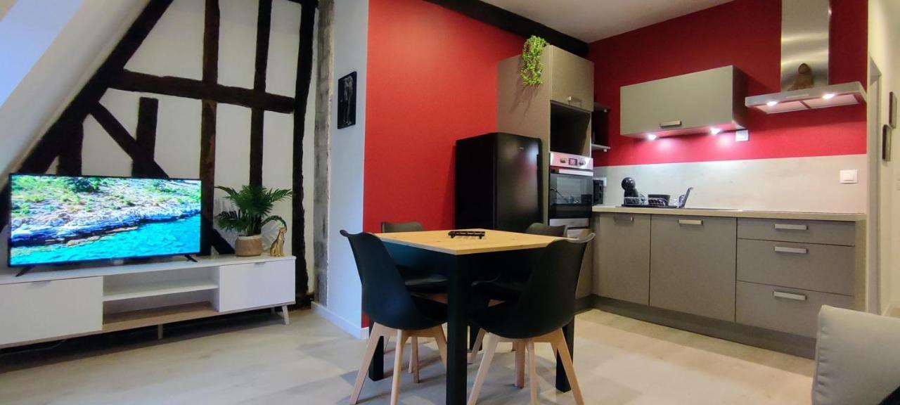 202 Duplex A Colombage En Plein Centre Ville Бурж Екстериор снимка