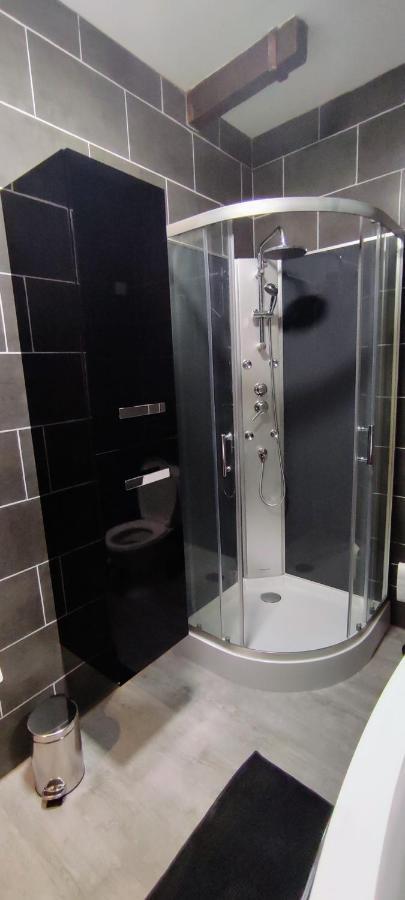 202 Duplex A Colombage En Plein Centre Ville Бурж Екстериор снимка