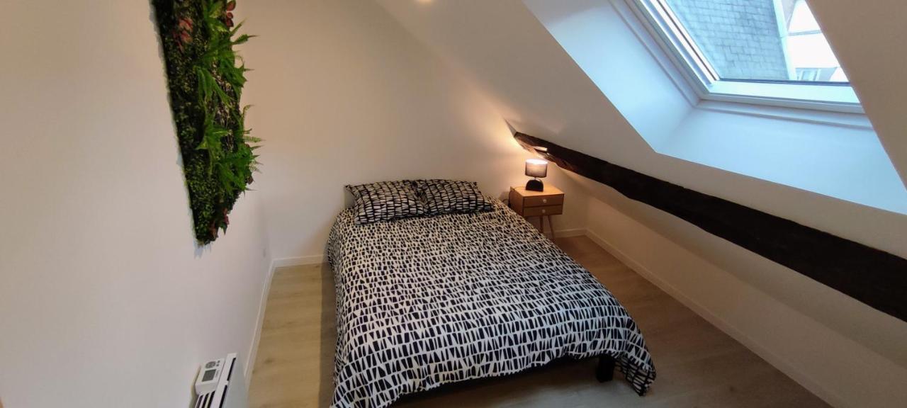 202 Duplex A Colombage En Plein Centre Ville Бурж Екстериор снимка