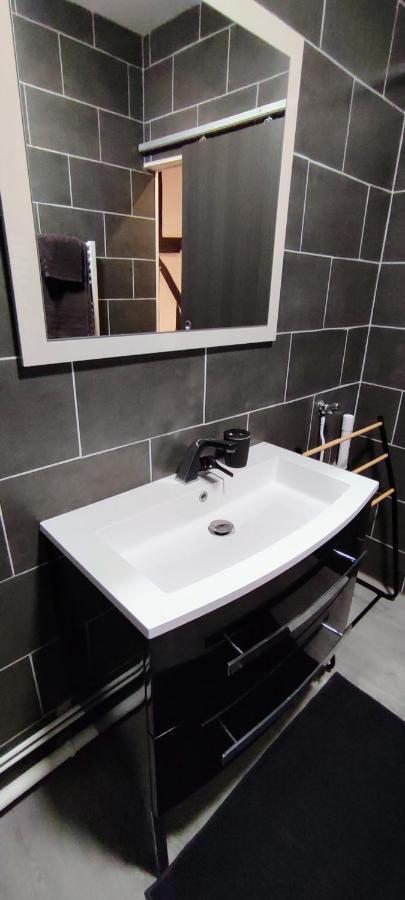 202 Duplex A Colombage En Plein Centre Ville Бурж Екстериор снимка